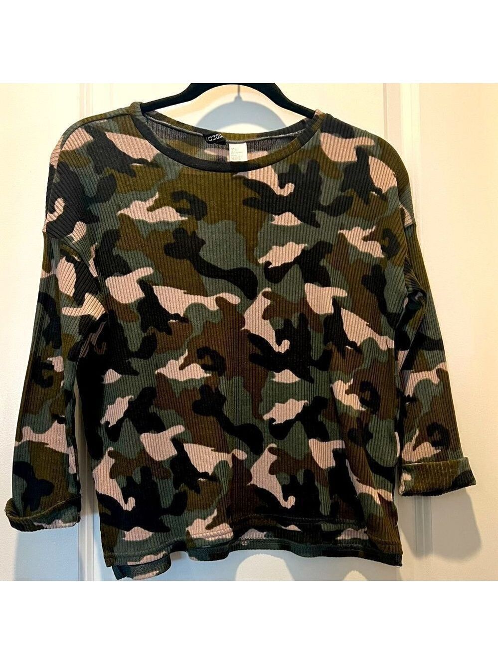 Divided by H&M Camouflage size Small women’s top